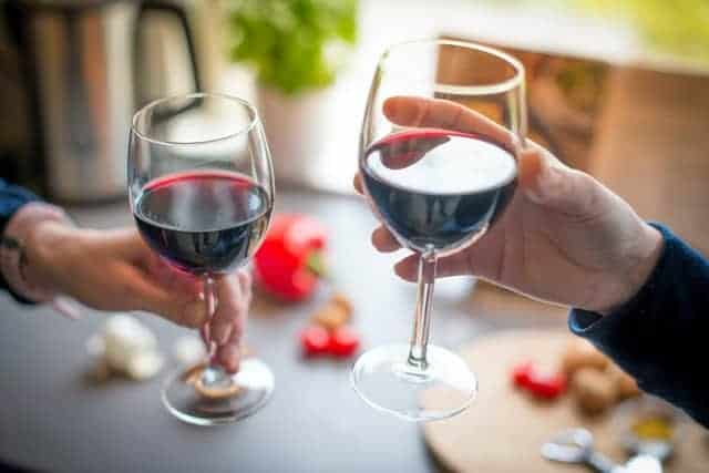 What are the benefits of drinking red wine?