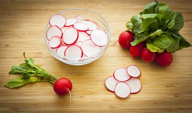 9 Incredible Health Benefits of Radish